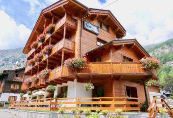 Dream Hotel has Balcony rooms