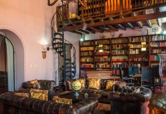 Hotel Boutique Casa C  rdoba Estrella allows 18 year olds to book a room