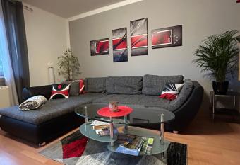 Gro  e helle Ferienwohnung mit Balkon, ruhig gelegen mit guter Verkehrsanbindung has Balcony rooms