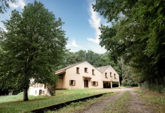 La Donaclaudr   - Grand gite de groupe pour   v  nements divers    la campagne - 63 couchages - 12 chambres - 500m2 - 25 min de Disney allows 18 year olds to book a room