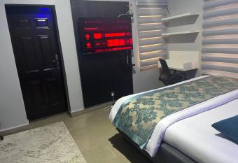 Classy Well Furnished Super King Size Room allows 18 year olds to book a room