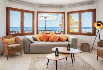 Lovely apartment with sea and mountain views allows 18 year olds to book a room