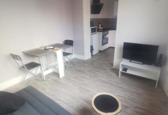 Appartement avec terrasse has Balcony rooms