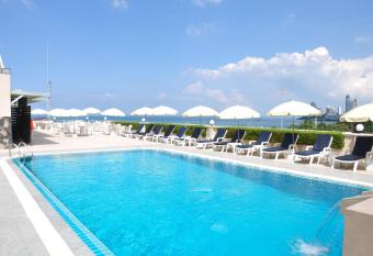 Flipper Lodge Hotel - SHA Extra Plus has Smoking/Balcony rooms