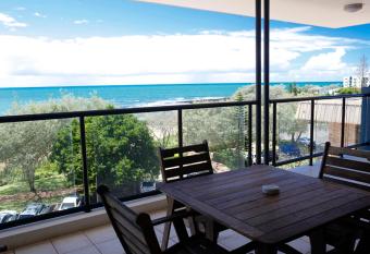 Pacific Reef by Kacys has Balcony rooms