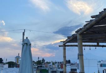 Casa Verde Hostal has Balcony rooms