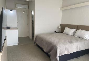 Toronto Hotel has Balcony rooms