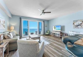 Beautiful Panama City Beach Condo- Ocean View! has rooms with a private hot tub
