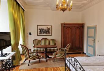 Altstadt Palais allows 18 year olds to book a room