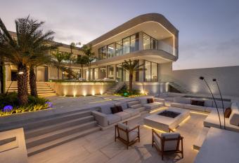 Villa Legko allows 18 year olds to book a room