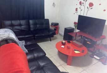 Birdys Nest has rooms with a private hot tub