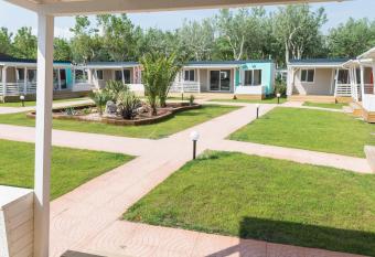 Campeggio Paradiso has Balcony rooms