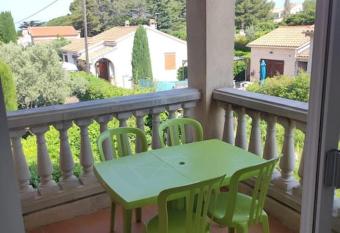 Appartement proche mer has Balcony rooms