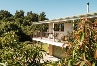 Pohara s White House has Balcony rooms