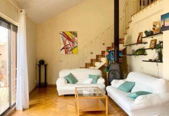 Duplex c  ntrico en Castell  n allows 18 year olds to book a room