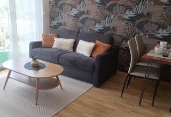 (null) has Balcony rooms