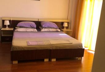 Pensiunea Gabriela has Balcony rooms