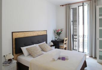 Hostal Balkonis allows 18 year olds to book a room