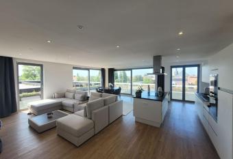 Unieke penthouse has Balcony rooms