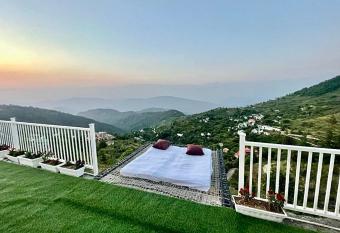 Villa MYSA has Balcony rooms