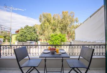 Fotini s Apartments by the Sea has Balcony rooms