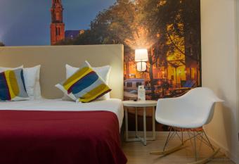 France Hotel allows 18 year olds to book a room