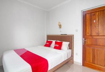 OYO 92602 Doesnami Syariah 2 allows 18 year olds to book a room