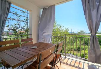 Apartment Ezia has Balcony rooms