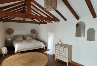 Casa Maria Flora has Balcony rooms