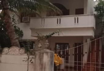 Brown Elephant has Smoking rooms