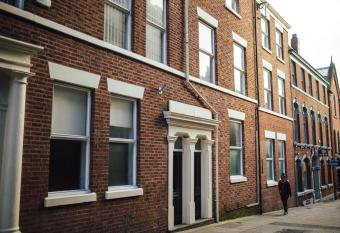 7 Cannon Street allows 18 year olds to book a room