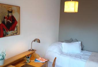 Mi hogar, tu hogar has Balcony rooms