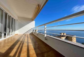 Espectacular   tico con vistas incre  bles. has Balcony rooms