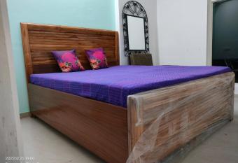 2 room service apartment has Smoking/Balcony rooms