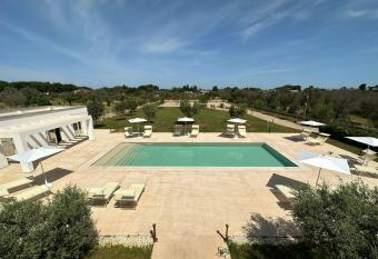 Carrubia has Balcony rooms