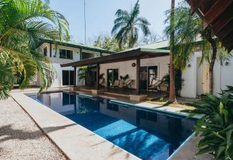 Dream Surf House Avellana has Balcony rooms