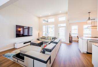 Modern house in West Kelowna allows 18 year olds to book a room