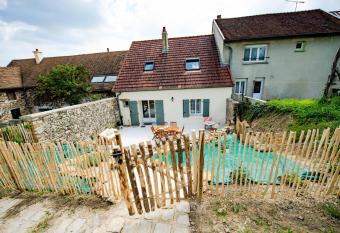 Le clos des voisins has Balcony rooms