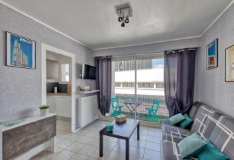 T2 Tout   quip   fibre Plein Centre has Balcony rooms