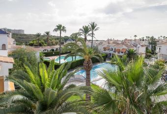 Casa en la playa con piscinas pedro has Balcony rooms