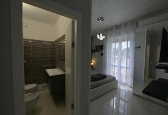 LA BELLA VITA,Guest House has Balcony rooms