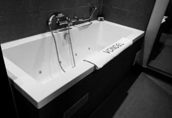 Catalonia Vondel Amsterdam allows 18 year olds to book a room