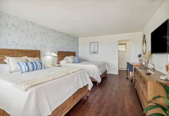 Petoskey lake front Views Workspace 4K Tv has rooms with a private hot tub