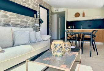 Cala Vadella Beachwalk Suites has Balcony rooms