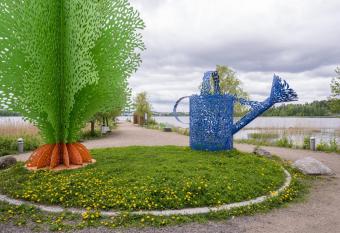 Lakeview 2-bedroom apartment has Balcony rooms