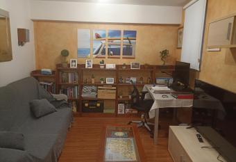 APARTAMENTO SAN FERMIN allows 18 year olds to book a room