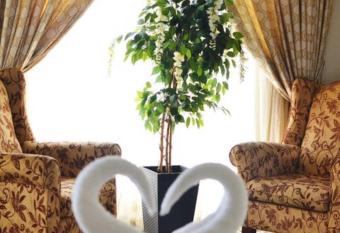 Sheerwalk Conference and Leisure Centre has Balcony rooms