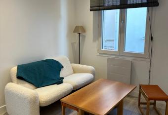 La terrasse has Balcony rooms