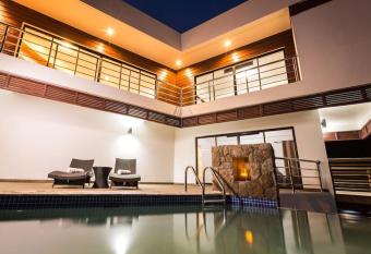 Sargas Villa - New! $1M Piton & Ocean Views!! Woww! has Balcony rooms