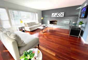 Lovely Home 30min To Berkeley, Sf, Napa allows 18 year olds to book a room